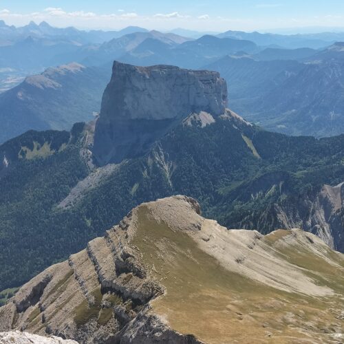 Grand Veymont et vue sur le mont Aiguille