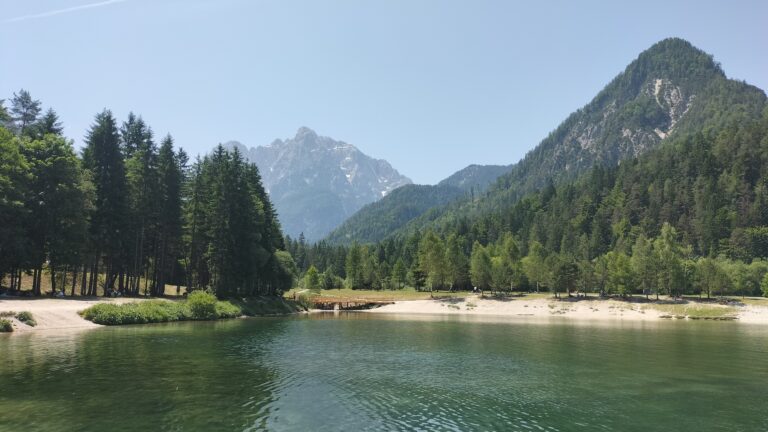 Jezero Jasna (lac Jasna), lac à proximité de Kranjska Gora, Alpes Juliennes, Slovénie