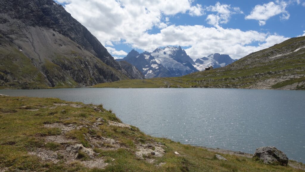 Lac et refuge du Goléon