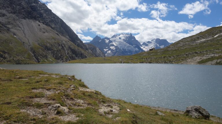 Lac et refuge du Goléon