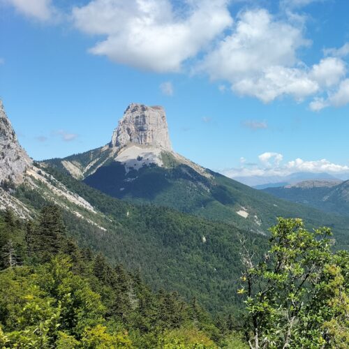 Mont Aiguille Pas de l'Aiguille, vue sur le mont Aiguille