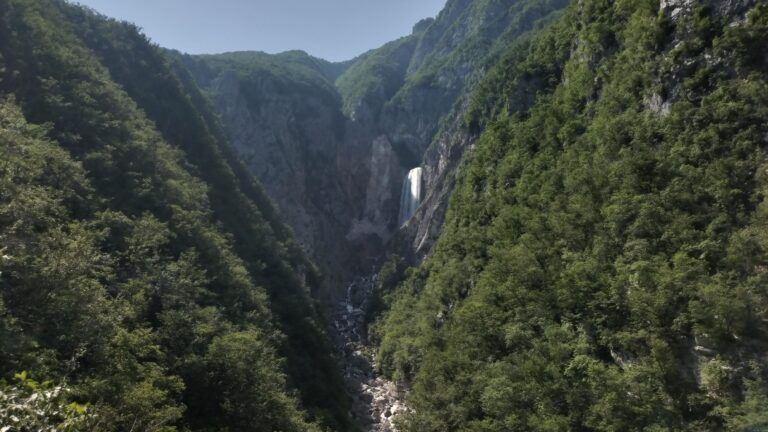 Slap Boka (cascade Boka), la plus haute cascade de Slovénie, à proximité de Bovec, Alpes Juliennes, Triglav